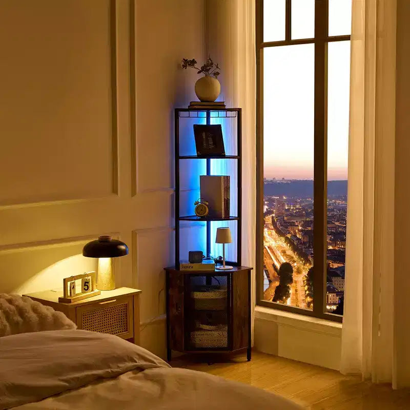 Étagère d'angle haute de 63 po à 6 niveaux, organisateur de meuble sur pied avec éclairage DEL et station de recharge, petit espace, brun/gris/doré