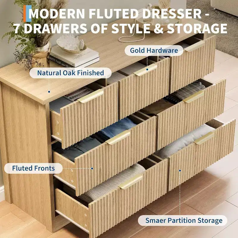 Commode cannelée, meuble TV commode en bois, meuble TV en bois à 7 tiroirs avec poignées dorées, meuble de rangement moderne de 55 pouces pour chambre à coucher ou placard