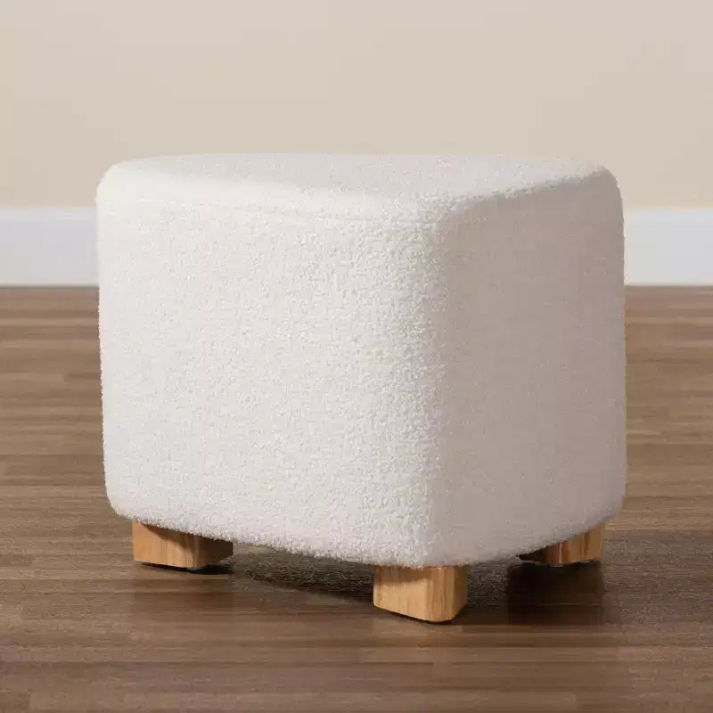Ottoman Brielle moderne et contemporain en tissu bouclé ivoire et bois de finition marron naturel